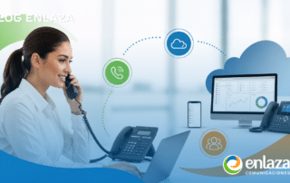 Support agent with headset at a desk, laptop and phones, with cloud and cloud-network icons in a modern office (Enlaza Comunicaciones)./ responsive alt shows whole scene and branding.